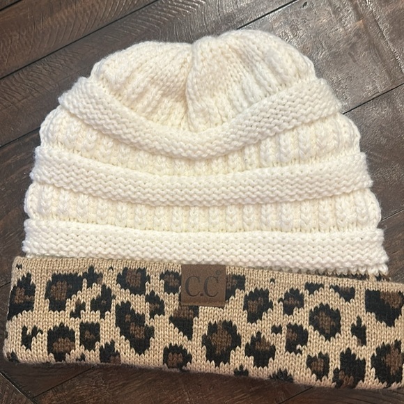 C.C. Brands Women's Cream with Leopard Print Cuff Knit Beanie - Picture 1 of 9